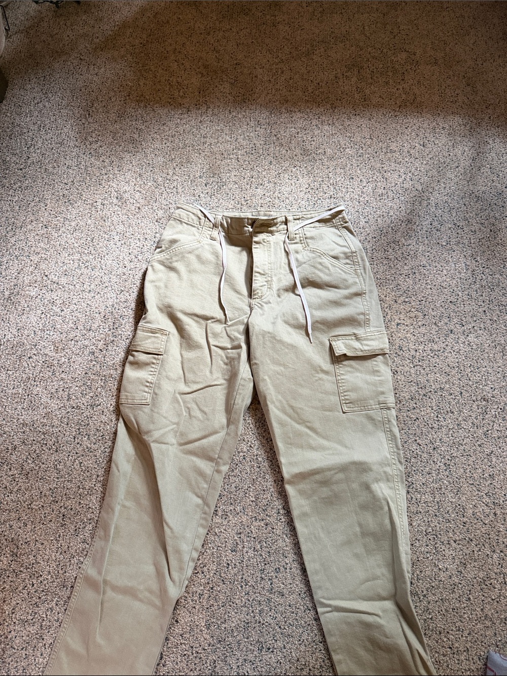 Universal Thread Women’s Cargo Pants in Light Green with Removable Drawstring